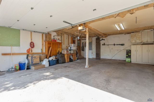 411 N BERRY PINE RD, Rapid City, SD 57702