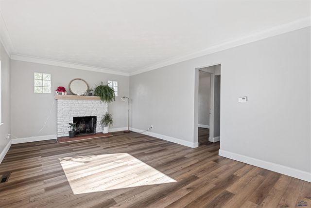 411 N BERRY PINE RD, Rapid City, SD 57702