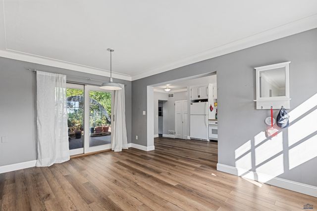 411 N BERRY PINE RD, Rapid City, SD 57702