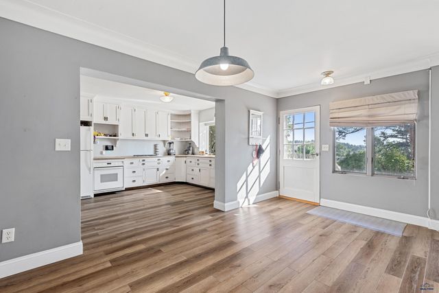 411 N BERRY PINE RD, Rapid City, SD 57702