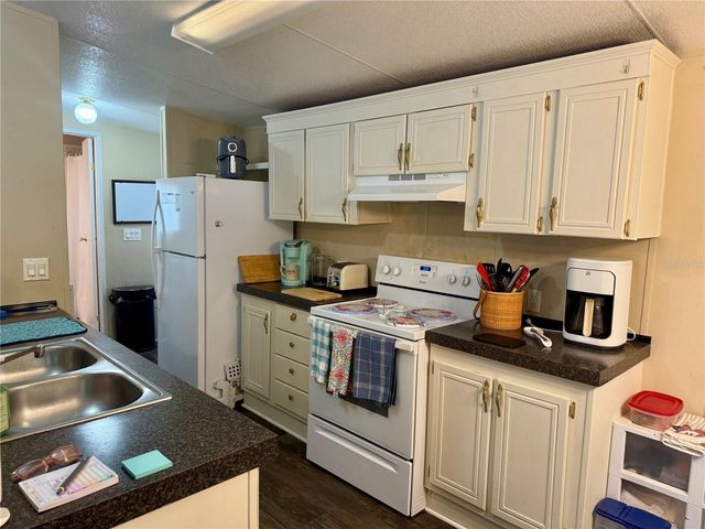 10903 N FARMWOOD AVENUE, Dunnellon, FL 34433