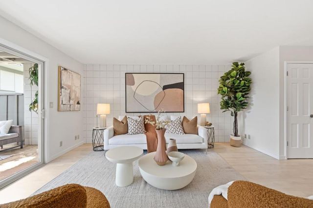 30 Los Altos Square, Los Altos, CA 94022