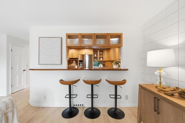 30 Los Altos Square, Los Altos, CA 94022