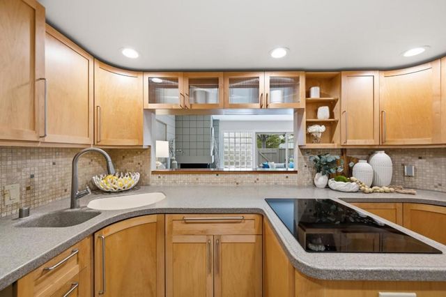 30 Los Altos Square, Los Altos, CA 94022