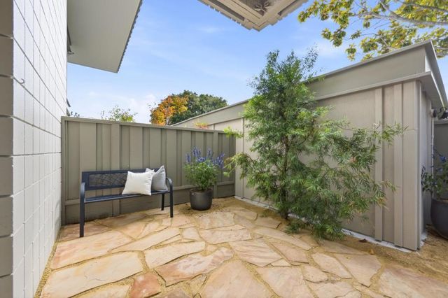 30 Los Altos Square, Los Altos, CA 94022