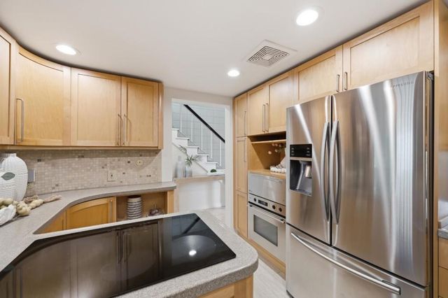 30 Los Altos Square, Los Altos, CA 94022