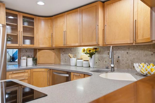 30 Los Altos Square, Los Altos, CA 94022
