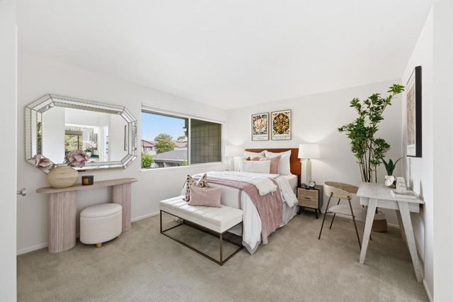 30 Los Altos Square, Los Altos, CA 94022