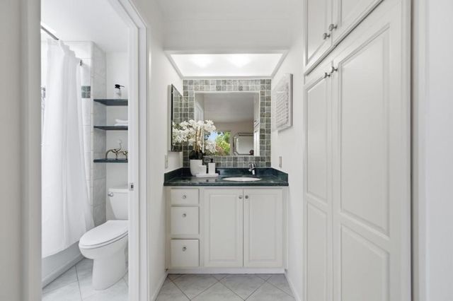 30 Los Altos Square, Los Altos, CA 94022