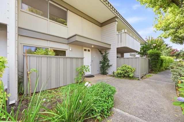 30 Los Altos Square, Los Altos, CA 94022