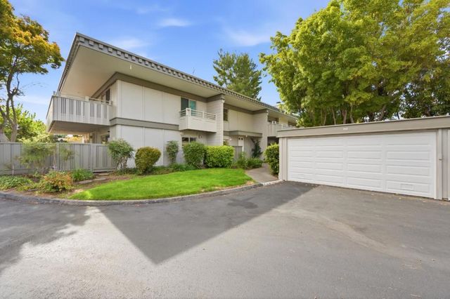 30 Los Altos Square, Los Altos, CA 94022