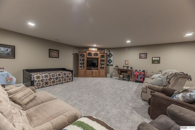 11405 N 170th Street, Bennington, NE 68007