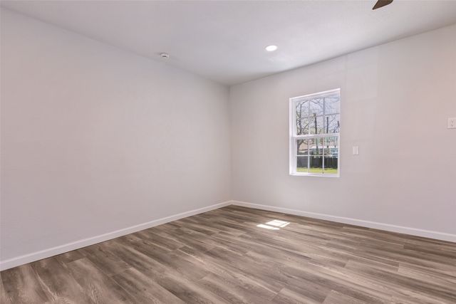 1706 E Garnett Street, Gainesville, TX 76240