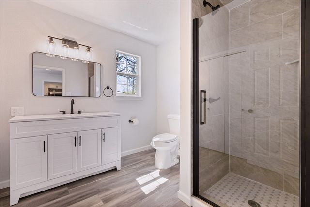 1706 E Garnett Street, Gainesville, TX 76240