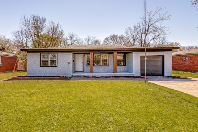 1706 E Garnett Street, Gainesville, TX 76240