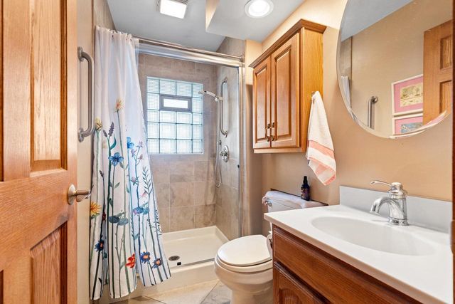 N42W5598 Wilshire DRIVE, Cedarburg, WI 53012