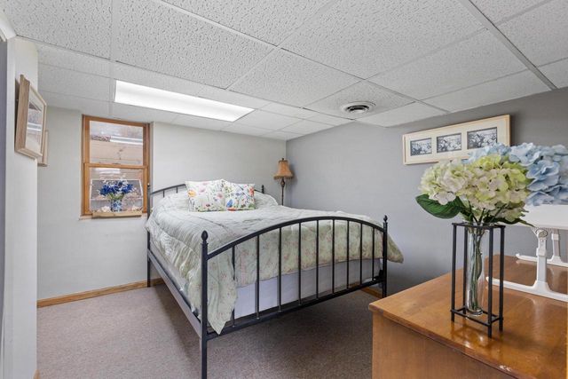 N42W5598 Wilshire DRIVE, Cedarburg, WI 53012