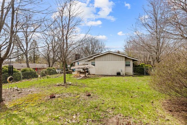 N42W5598 Wilshire DRIVE, Cedarburg, WI 53012