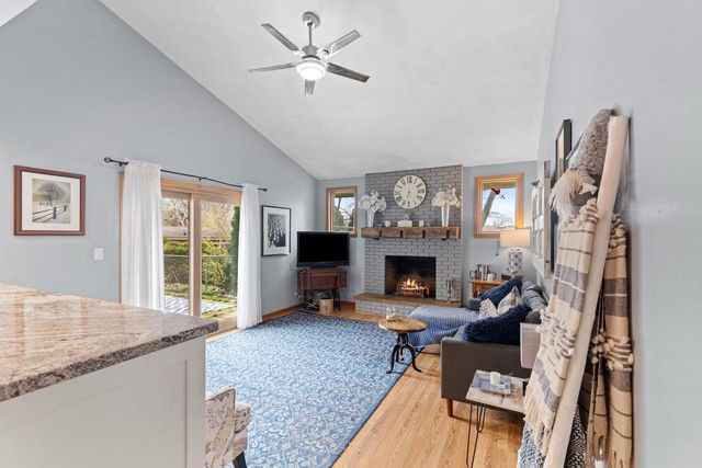 N42W5598 Wilshire DRIVE, Cedarburg, WI 53012