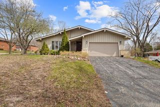 N42W5598 Wilshire DRIVE, Cedarburg, WI 53012