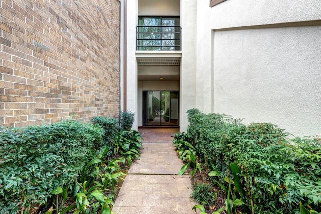 9171 Briar Forest Drive, Houston, TX 77024