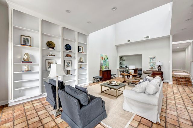 9171 Briar Forest Drive, Houston, TX 77024