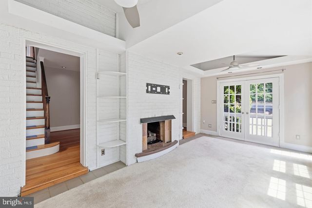1706 N GLEBE RD, Arlington, VA 22207