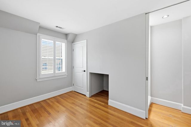 1706 N GLEBE RD, Arlington, VA 22207
