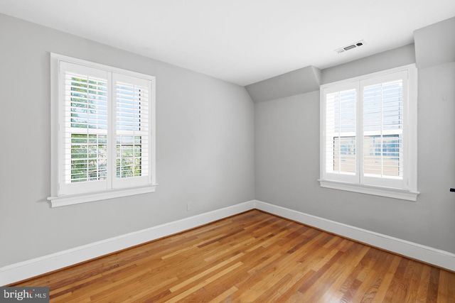 1706 N GLEBE RD, Arlington, VA 22207