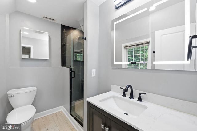 1706 N GLEBE RD, Arlington, VA 22207