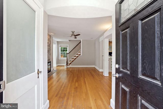 1706 N GLEBE RD, Arlington, VA 22207