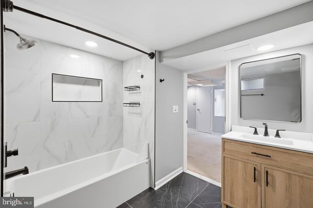 1706 N GLEBE RD, Arlington, VA 22207