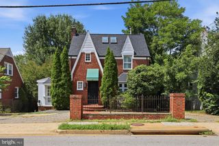1706 N GLEBE RD, Arlington, VA 22207