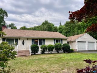 186 Reutemann Road, North Stonington, CT 06359