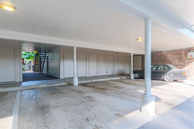 7575 Katy Freeway 143, Houston, TX 77024