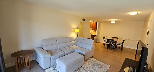 7575 Katy Freeway 143, Houston, TX 77024