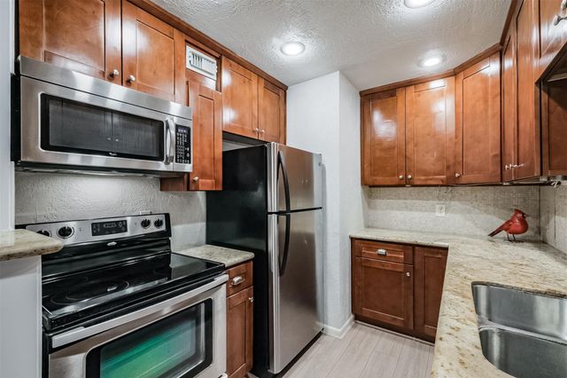 7575 Katy Freeway 143, Houston, TX 77024