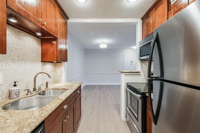 7575 Katy Freeway 143, Houston, TX 77024