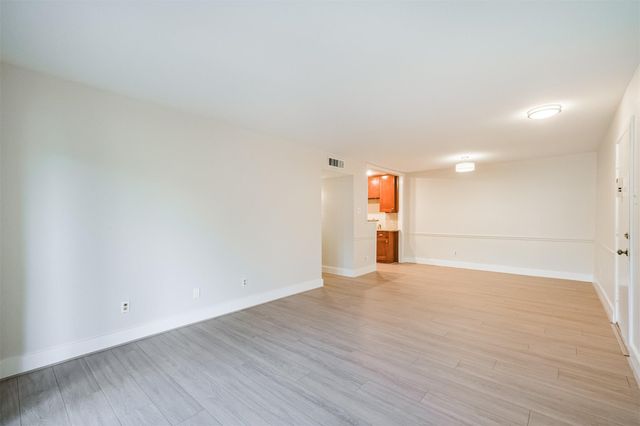 7575 Katy Freeway 143, Houston, TX 77024