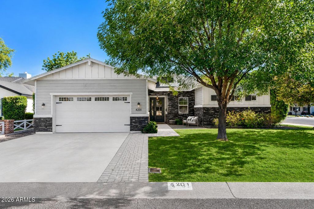 Image 1 of property listing at 4201 E Cheery Lynn Road, Phoenix, AZ 85018