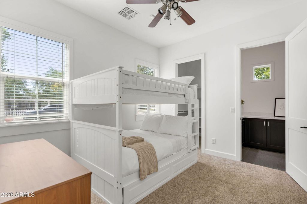 Image 19 of property listing at 4201 E Cheery Lynn Road, Phoenix, AZ 85018