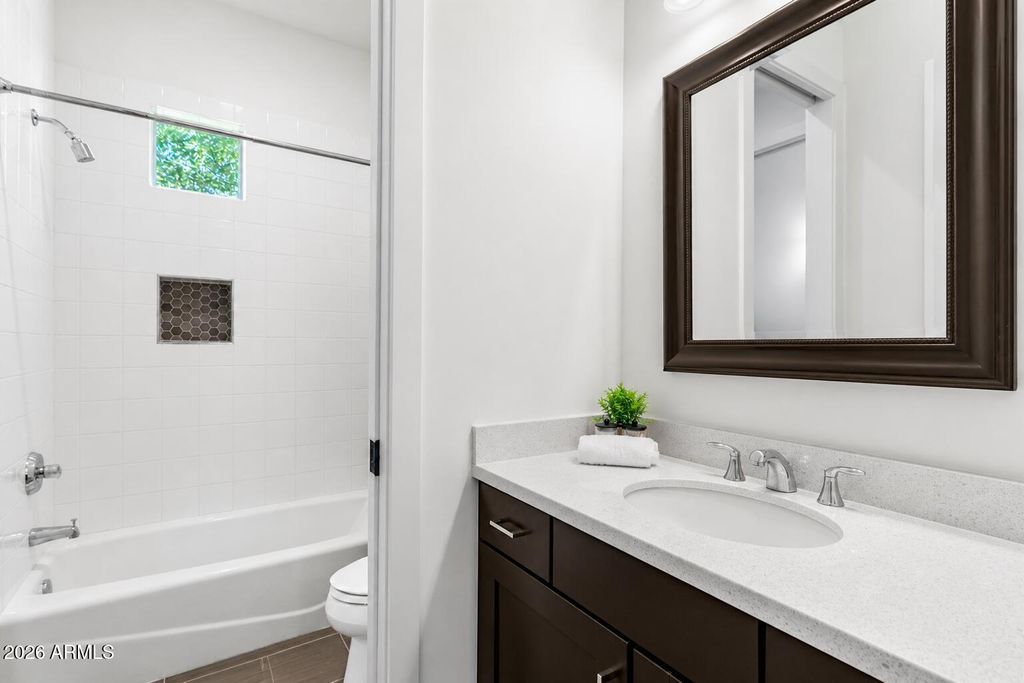 Image 21 of property listing at 4201 E Cheery Lynn Road, Phoenix, AZ 85018