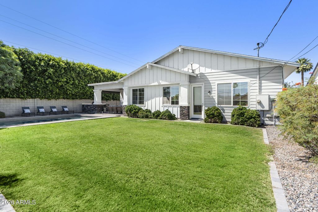Image 31 of property listing at 4201 E Cheery Lynn Road, Phoenix, AZ 85018
