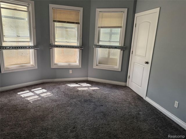 229 Leicester Court, Detroit, MI 48202