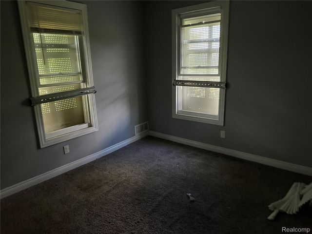 229 Leicester Court, Detroit, MI 48202