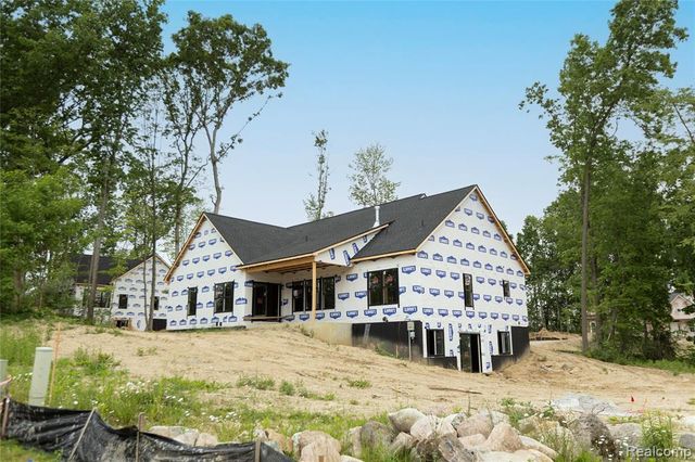 9744 Chalfonte Drive, Brighton, MI 48116