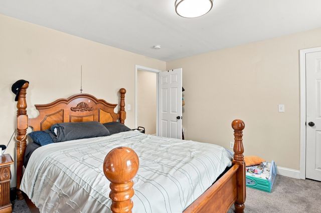 111 Pinedale Avenue, Athol, MA 01331