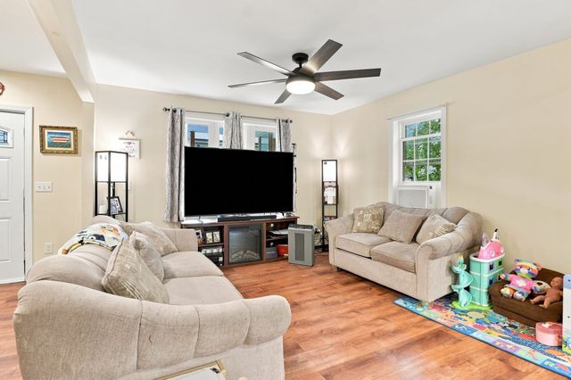 111 Pinedale Avenue, Athol, MA 01331