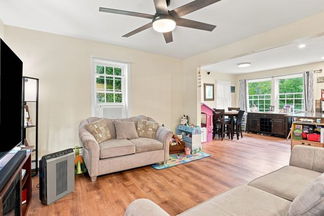 111 Pinedale Avenue, Athol, MA 01331