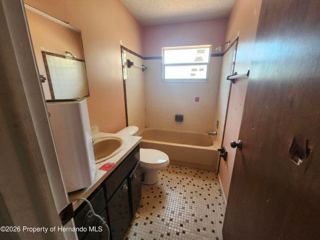 2377 Giovanni Avenue, Spring Hill, FL 34608